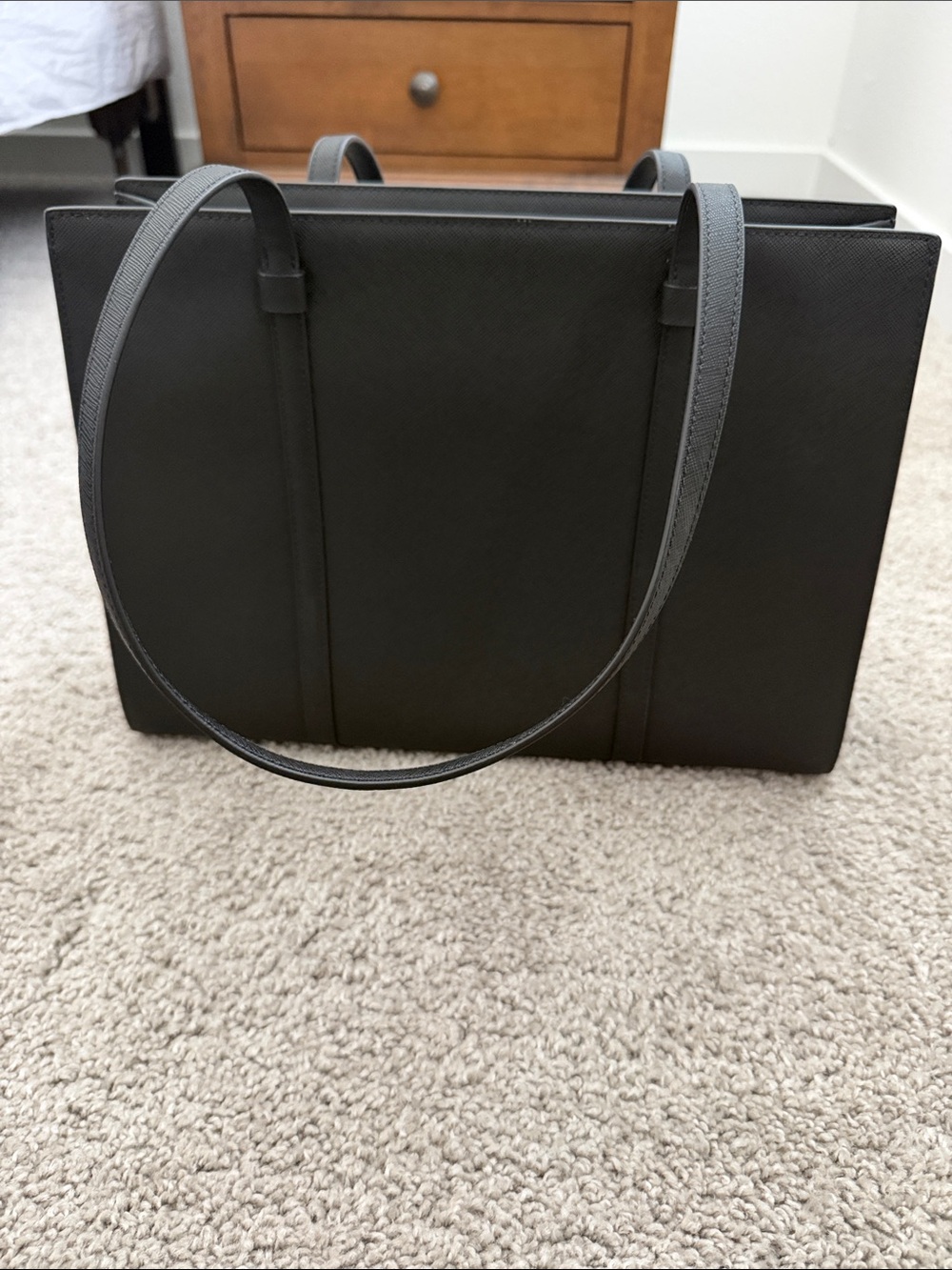 New without tags kate spade Black Structured Saffiano Tote with Gold Plaque - Picture 3 of 3